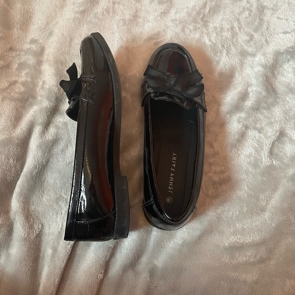 Black Flats - Picture 2 of 3